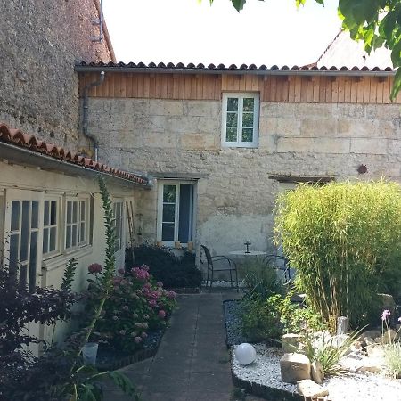 Le Petit Bois Lägenhet Niort Exteriör bild