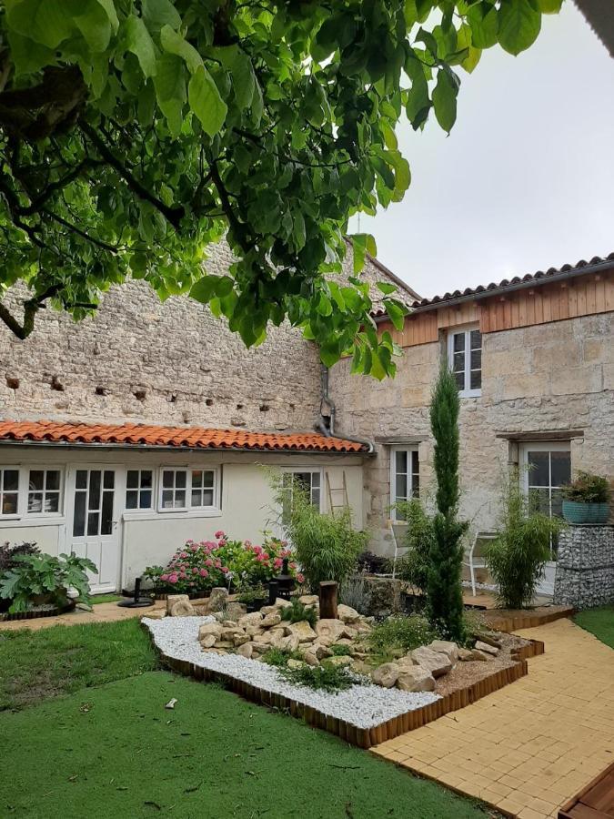 Le Petit Bois Lägenhet Niort Exteriör bild