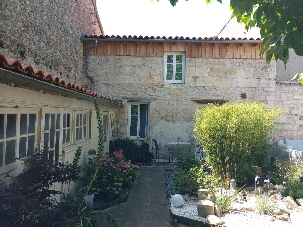 Le Petit Bois Lägenhet Niort Exteriör bild