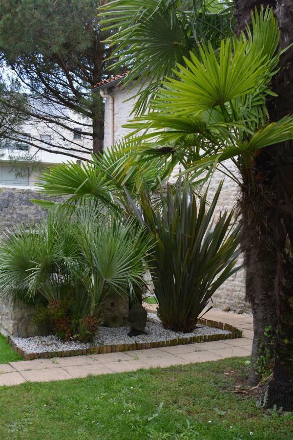 Le Petit Bois Lägenhet Niort Exteriör bild
